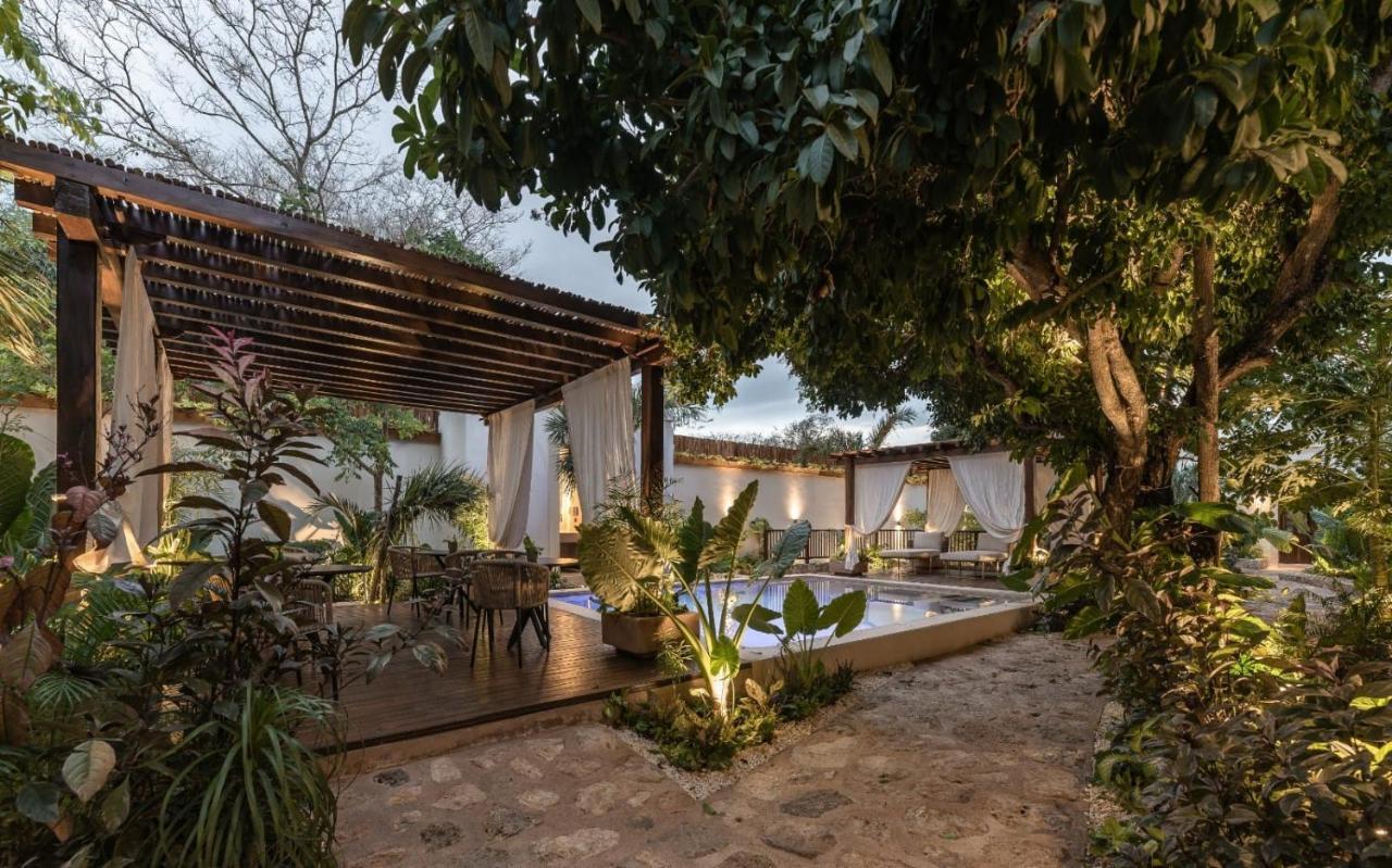 Hotel Sutuk Valladolid  Bagian luar foto